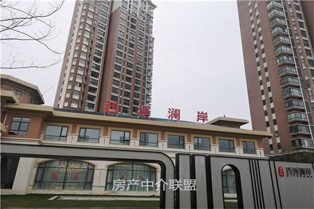 城东远航国际东区三室精装，7楼东户采光很好，证两年两梯三户